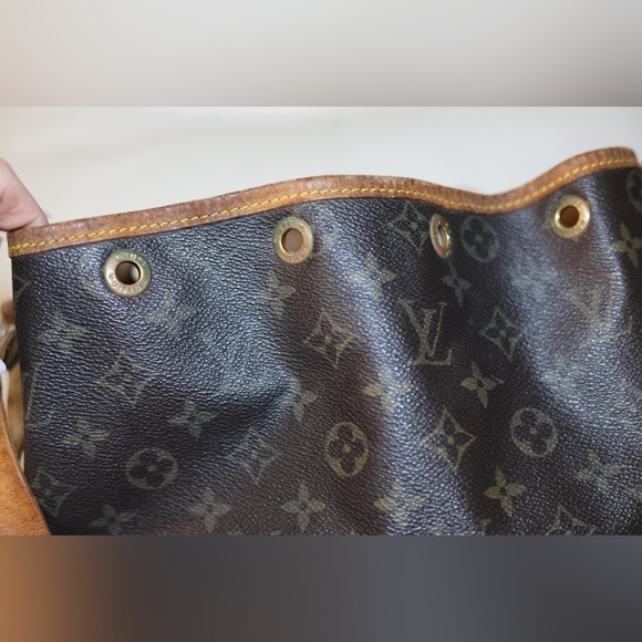 Louis Vuitton Bucket Bag - Picture 5 of 9